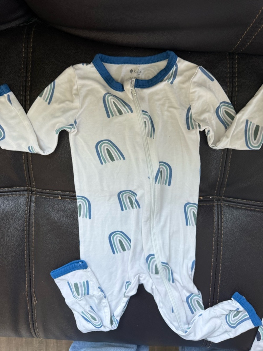 Kyte baby bamboo Footie with Blue-Green Rainbow Print